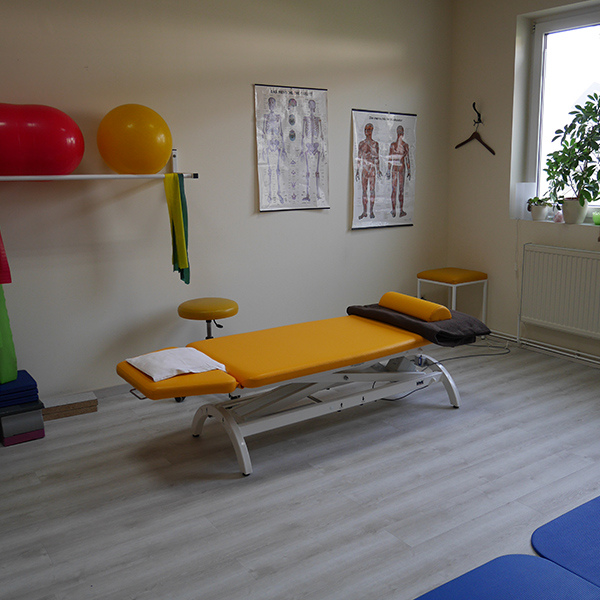 Physiotherapie Hänsch GmbH in Neuenhagen bei Berlin - Praxis - Manuelle Therapie, Bobathbehandlung, PNF, MLD, Osteopathie, Säuglingstherapie, Rückenschule, CMD, Taping, Akupunktur, Yoga und vieles mehr …